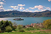 Lago d'Orta e l'isola S. Giulio. 